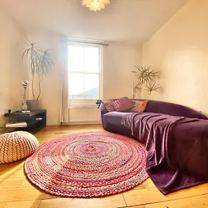 London's East End 2 Bedroom Appartement